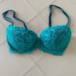 NWOT Victoria's Secret Very Sexy Date push-up lace Bra Size 32C